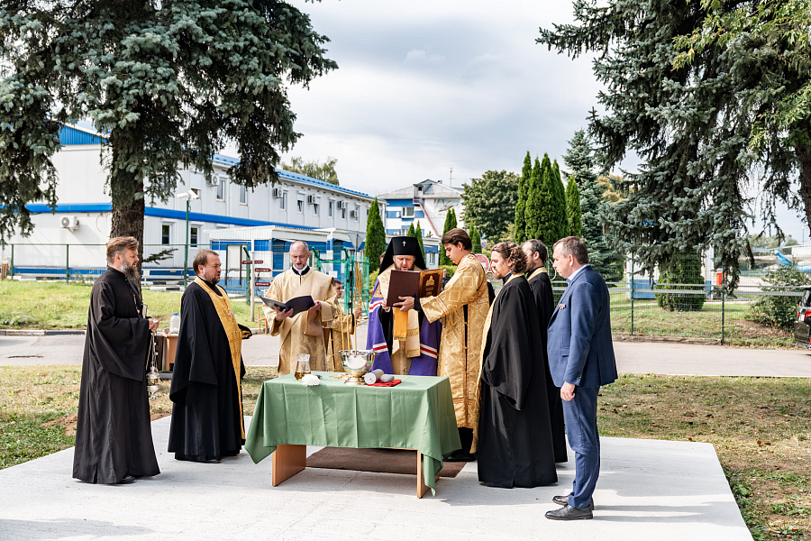 Освящение места строительства храма преподобного Сергия Радонежского на территории Национального центра вертолётостроения в Люберцах